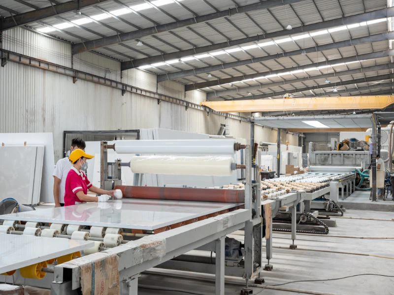 quartz slab Edge Trimming and Protective Film Application.jpg